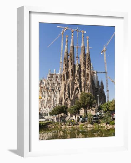 La Sagrada Familia by Antoni Gaudi, UNESCO World Heritage Site, Barcelona, Catalonia, Spain, Europe-Sergio Pitamitz-Framed Photographic Print