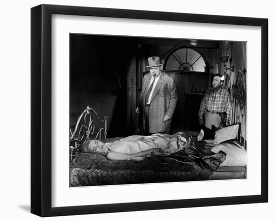 La Soif du Mal TOUCH OF EVIL by OrsonWelles with Orson Welles and Janet Leigh, 1958 (b/w photo)-null-Framed Photo