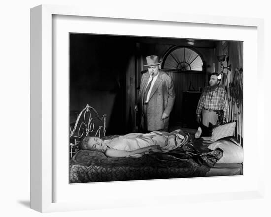 La Soif du Mal TOUCH OF EVIL by OrsonWelles with Orson Welles and Janet Leigh, 1958 (b/w photo)-null-Framed Photo