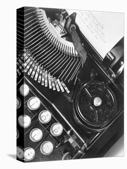 La Tecnica - the Typewriter of Julio Antonio Mella, Mexico City, 1928-Tina Modotti-Stretched Canvas