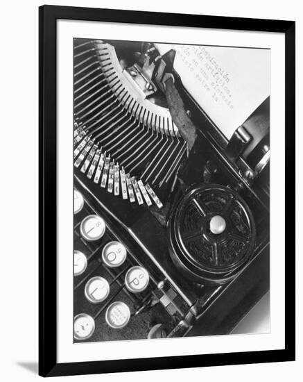 La Tecnica - the Typewriter of Julio Antonio Mella, Mexico City, 1928-Tina Modotti-Framed Giclee Print