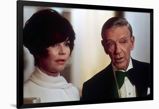 La Tour Infernale THE TOWERING INFERNO by JohnGuillermin with Jennifer Jones and Fres Astair, 1974 -null-Framed Photo