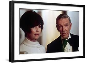 La Tour Infernale THE TOWERING INFERNO by JohnGuillermin with Jennifer Jones and Fres Astair, 1974 -null-Framed Photo