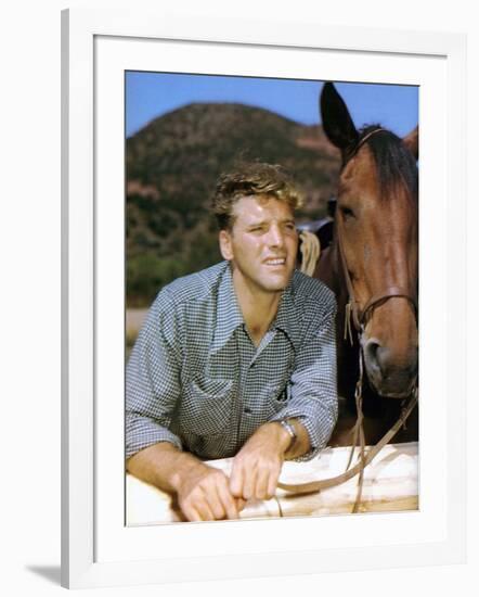 La Vallee by la Vengeance VENGEANCE VALLEY by RichardThorpe with Burt Lancaster, 1951 (photo)-null-Framed Photo