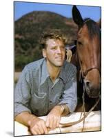 La Vallee by la Vengeance VENGEANCE VALLEY by RichardThorpe with Burt Lancaster, 1951 (photo)-null-Mounted Photo