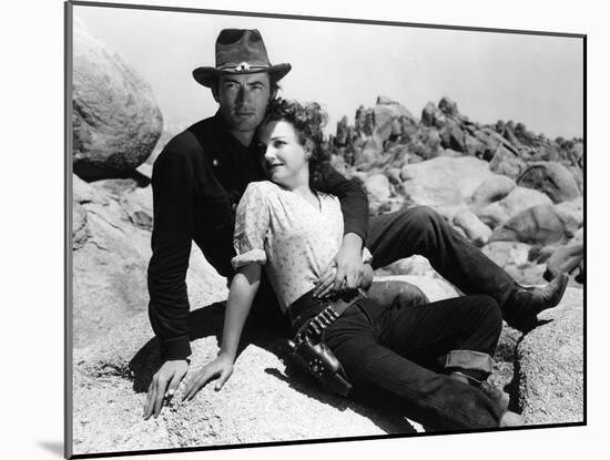 La Ville Abandonnee YELLOW SKY by William Wellman with Anne Baxter and Gregory Peck, 1948 (b/w phot-null-Mounted Photo