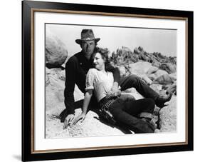 La Ville Abandonnee YELLOW SKY by William Wellman with Anne Baxter and Gregory Peck, 1948 (b/w phot-null-Framed Photo