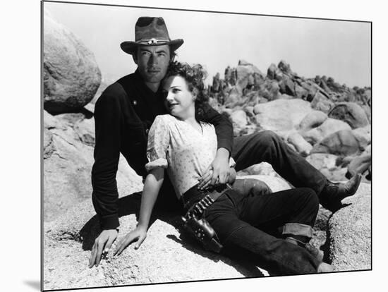 La Ville Abandonnee YELLOW SKY by William Wellman with Anne Baxter and Gregory Peck, 1948 (b/w phot-null-Mounted Photo