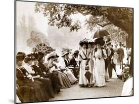 Ladies of Edwardian Society Take a Stroll in Hyde Park, 1905-null-Mounted Premium Photographic Print