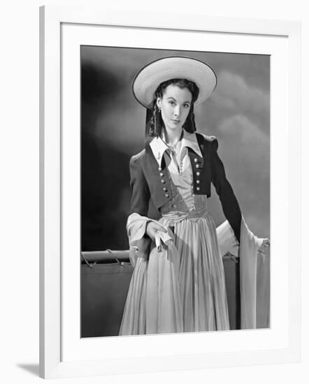 Lady Hamilton by Alexander Korda with Vivien Leigh, 1941 (b/w photo)-null-Framed Photo