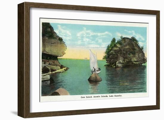 Lake Superior, Wisconsin - Apostle Islands, Gem Island Scene-Lantern Press-Framed Art Print