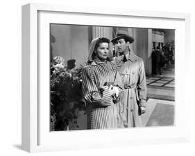 Lame by fond UNDERCURRENT by VincenteMinnelli with Katharine Hepburn and Robert Taylor, 1946 (b/w p-null-Framed Photo