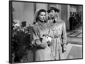 Lame by fond UNDERCURRENT by VincenteMinnelli with Katharine Hepburn and Robert Taylor, 1946 (b/w p-null-Framed Photo