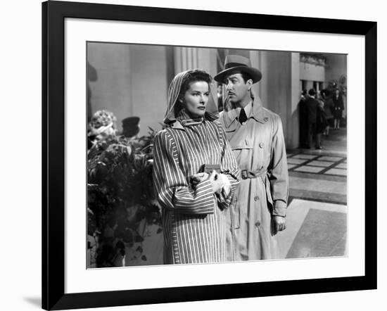 Lame by fond UNDERCURRENT by VincenteMinnelli with Katharine Hepburn and Robert Taylor, 1946 (b/w p-null-Framed Photo