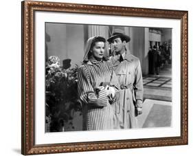 Lame by fond UNDERCURRENT by VincenteMinnelli with Katharine Hepburn and Robert Taylor, 1946 (b/w p-null-Framed Photo