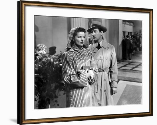 Lame by fond UNDERCURRENT by VincenteMinnelli with Katharine Hepburn and Robert Taylor, 1946 (b/w p-null-Framed Photo