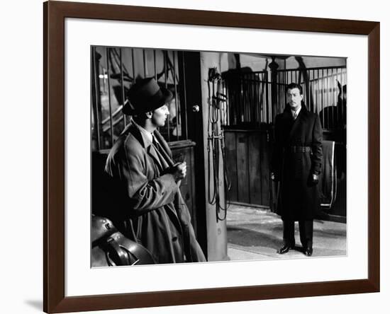 Lame by fond UNDERCURRENT by VincenteMinnelli with Robert Mitchum and Robert Taylor, 1946 (b/w phot-null-Framed Photo