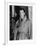 Lame by fond UNDERCURRENT by VincenteMinnelli with Robert Taylor, 1946 (b/w photo)-null-Framed Photo