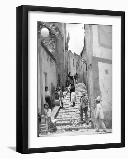 Lane in Tehuantepec, Mexico, 1929-Tina Modotti-Framed Giclee Print