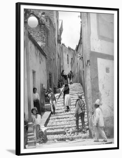 Lane in Tehuantepec, Mexico, 1929-Tina Modotti-Framed Premium Giclee Print