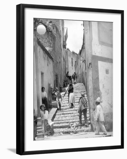 Lane in Tehuantepec, Mexico, 1929-Tina Modotti-Framed Giclee Print