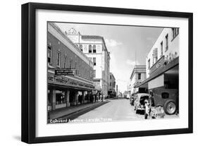 Laredo, Texas - Convent Avenue-Lantern Press-Framed Art Print