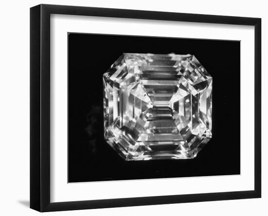 Large Diamond Owned by Jewel Harry Winston-Bernard Hoffman-Framed Photographic Print