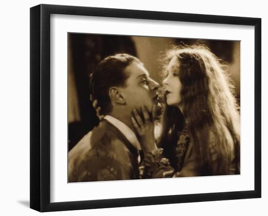 Lars Hanson and Lillian Gish: The Wind, 1928-null-Framed Photographic Print