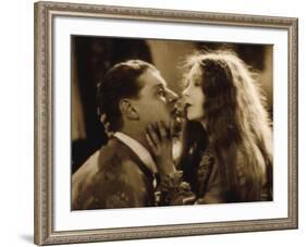 Lars Hanson and Lillian Gish: The Wind, 1928-null-Framed Photographic Print