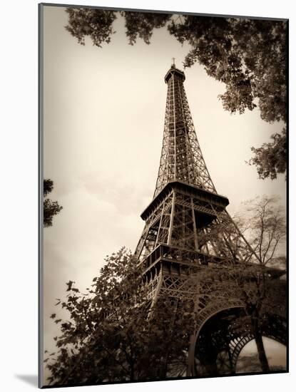 Last Day in Paris I-Emily Navas-Mounted Photographic Print
