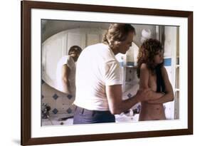 LAST TANGO IN PARIS, 1972 directed by BERNADO BERTOLUCCI Marlon Brando and Maria Schneider (photo)-null-Framed Photo