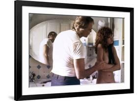 LAST TANGO IN PARIS, 1972 directed by BERNADO BERTOLUCCI Marlon Brando and Maria Schneider (photo)-null-Framed Photo