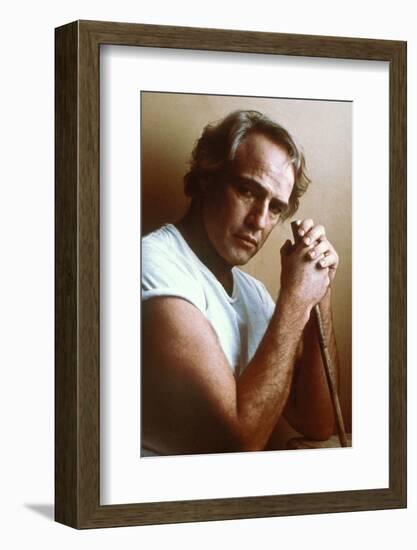 LAST TANGO IN PARIS, 1972 directed by BERNADO BERTOLUCCI Marlon Brando (photo)-null-Framed Photo