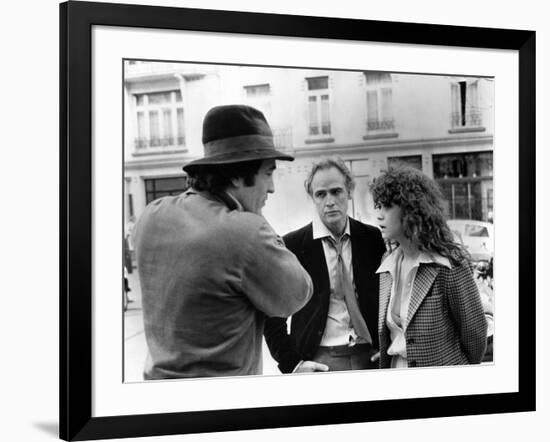 LAST TANGO IN PARIS, 1972 directed by BERNADO BERTOLUCCI On the set, Bernado Bertolucci directs Mar-null-Framed Photo