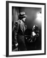 LAURA, 1944 directed by OTTO PREMINGER Dana Andrews and Gene Tierney during the interrogation scene-null-Framed Photo