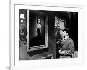 LAURA, 1944 directed by OTTO PREMINGER Dana Andrews (b/w photo)-null-Framed Photo