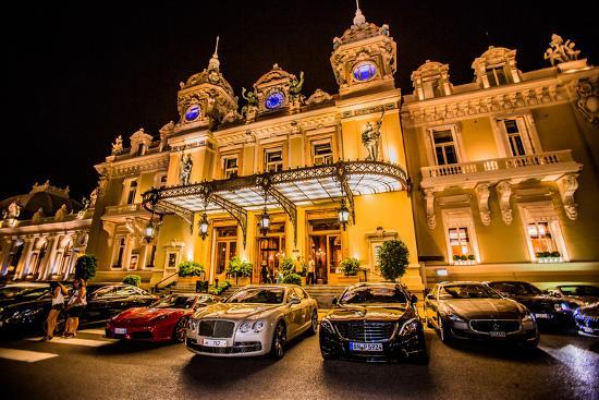 Casino de nuit à Monaco