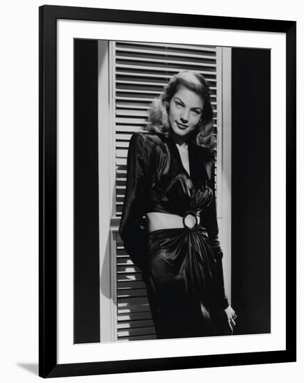 Lauren Bacall "To Have And Have Not" 1944 Directed by Howard Hawks-null-Framed Photographic Print