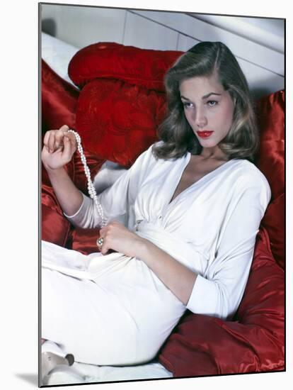 Lauren Bacall-null-Mounted Photographic Print