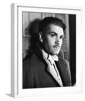 Laurence Olivier-null-Framed Photo