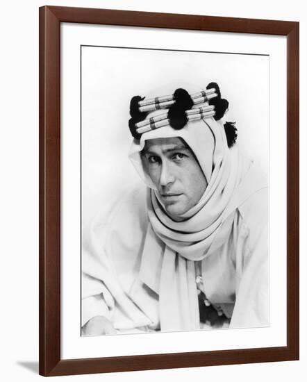 Lawrence d'Arabie Lawrence of Arabia by David Lean with Peter O'Toole, 1962 (b/w photo)-null-Framed Photo