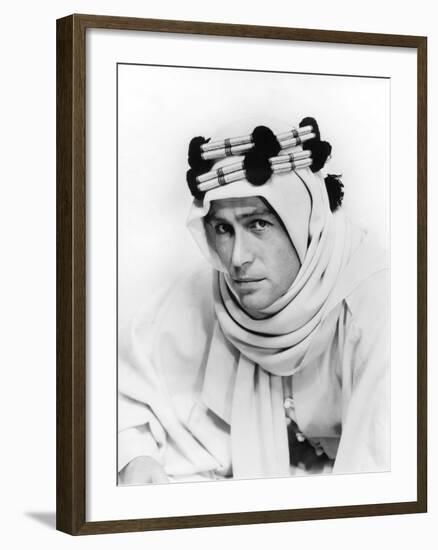 Lawrence d'Arabie Lawrence of Arabia by David Lean with Peter O'Toole, 1962 (b/w photo)-null-Framed Photo