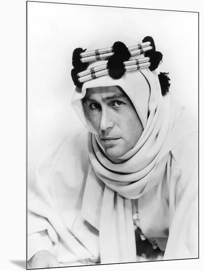 Lawrence d'Arabie Lawrence of Arabia by David Lean with Peter O'Toole, 1962 (b/w photo)-null-Mounted Photo