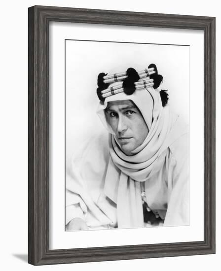 Lawrence d'Arabie Lawrence of Arabia by David Lean with Peter O'Toole, 1962 (b/w photo)-null-Framed Photo