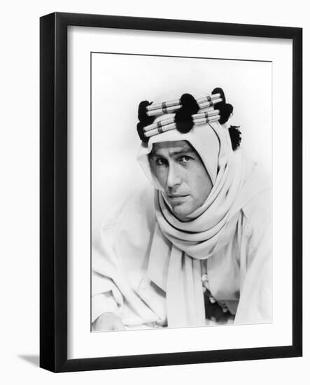 Lawrence d'Arabie Lawrence of Arabia by David Lean with Peter O'Toole, 1962 (b/w photo)-null-Framed Photo
