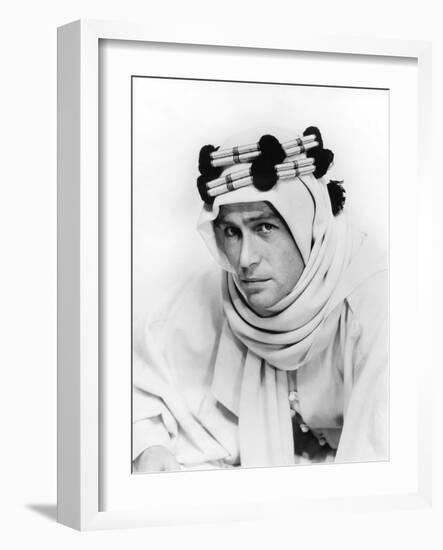 Lawrence d'Arabie Lawrence of Arabia by David Lean with Peter O'Toole, 1962 (b/w photo)-null-Framed Photo