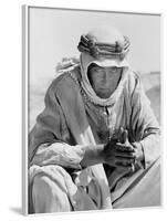 Lawrence d'Arabie LAWRENCE OF ARABIA by DavidLean with Peter O'Toole, 1962 (b/w photo)-null-Framed Photo