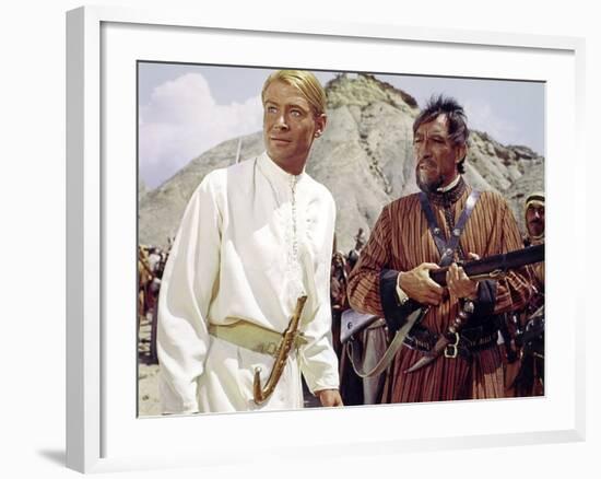 LAWRENCE OF ARABIA, 1962 directed by DAVID LEAN Peter O'Toole / Anthony Quinn (photo)-null-Framed Photo