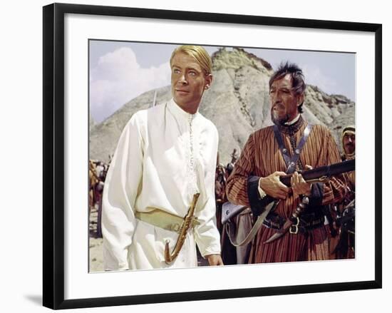 LAWRENCE OF ARABIA, 1962 directed by DAVID LEAN Peter O'Toole / Anthony Quinn (photo)-null-Framed Photo