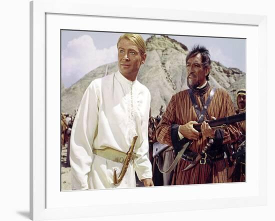 LAWRENCE OF ARABIA, 1962 directed by DAVID LEAN Peter O'Toole / Anthony Quinn (photo)-null-Framed Photo